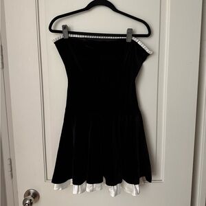 NEW- no tags. Black Velvet Strapless Dress
